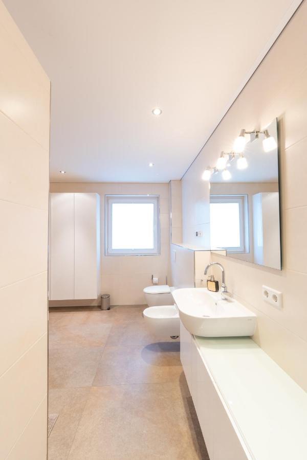 -Zentrale Wohnung-Balkon-Desingerkueche- Bielefeld Exterior foto